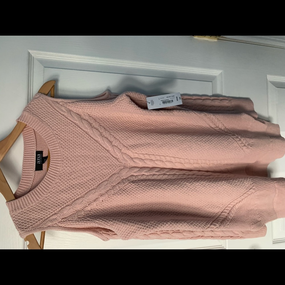 NY&C A New Approach Chunky Cable Knit Cold Shoulder Sweater